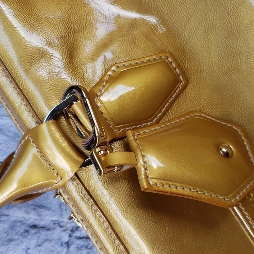 ๐
บLONGCHAMP TRAVEL weekender gold/yellow patent leather satchel gold hardware. - Picture 7 of 17
